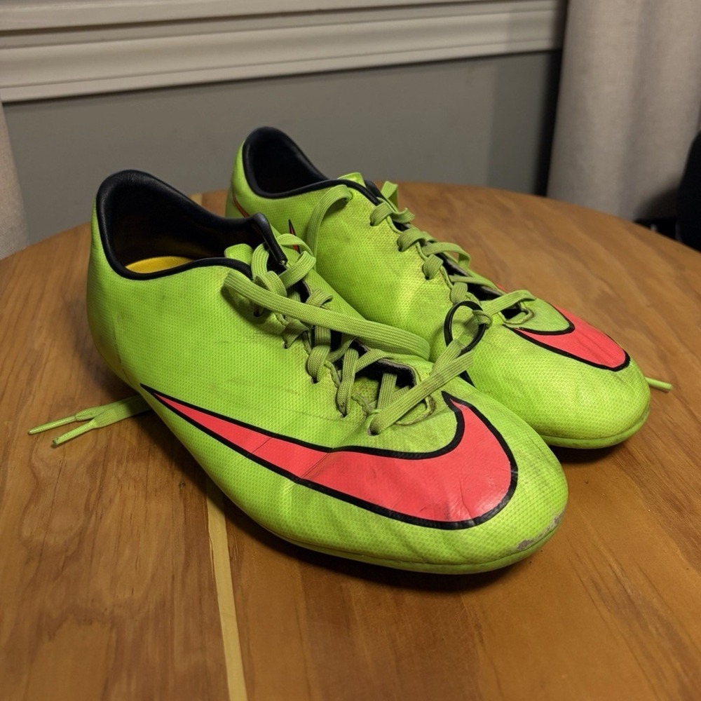 Nike Mercurial Youth Soccer Cleats - Green with Pink Swoosh, Type: Cleats Size6Y